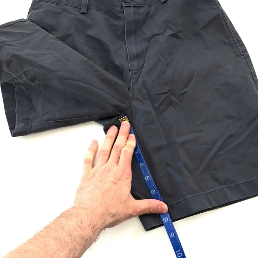 L.L. Bean Men's Size 30" Navy Natural Fit Shorts Item ID 215649 - Picture 3 of 7